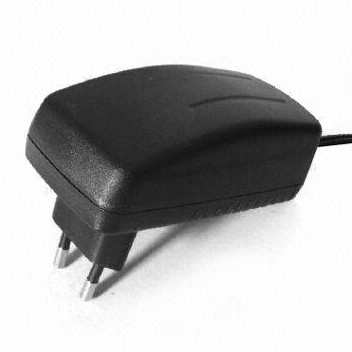 FAP025 12V/2A (блок живлення з вбудованою мережевою вилкою) FAP025 12V/2A (блок живлення з вбудованою мережевою вилкою)