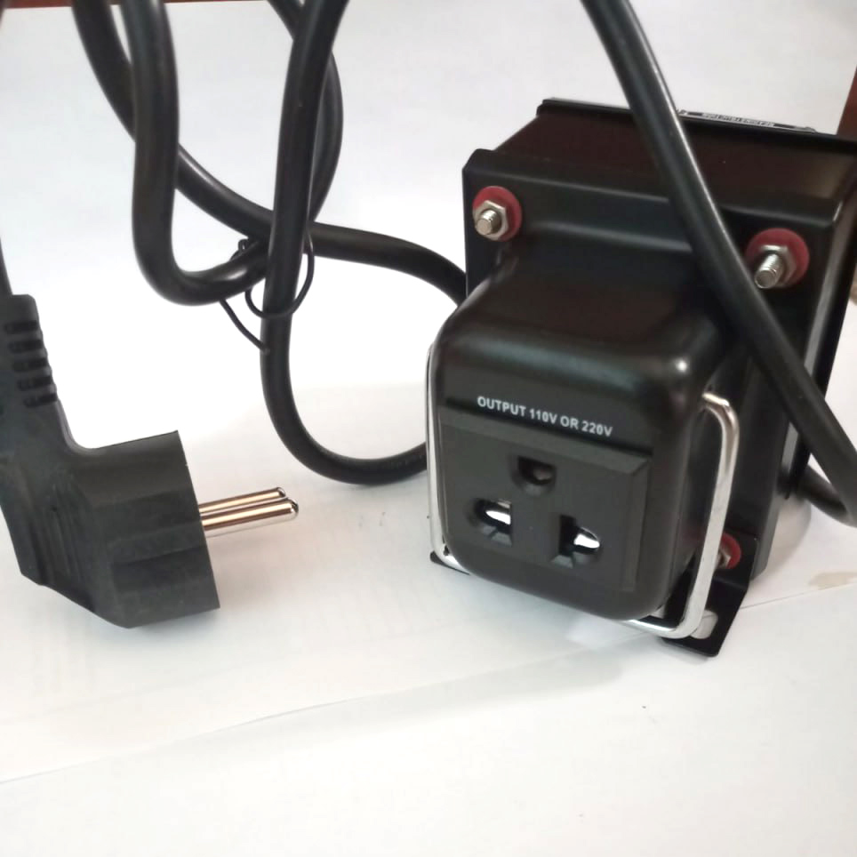 Трансформатор перетворювач 220-110V, AC200W