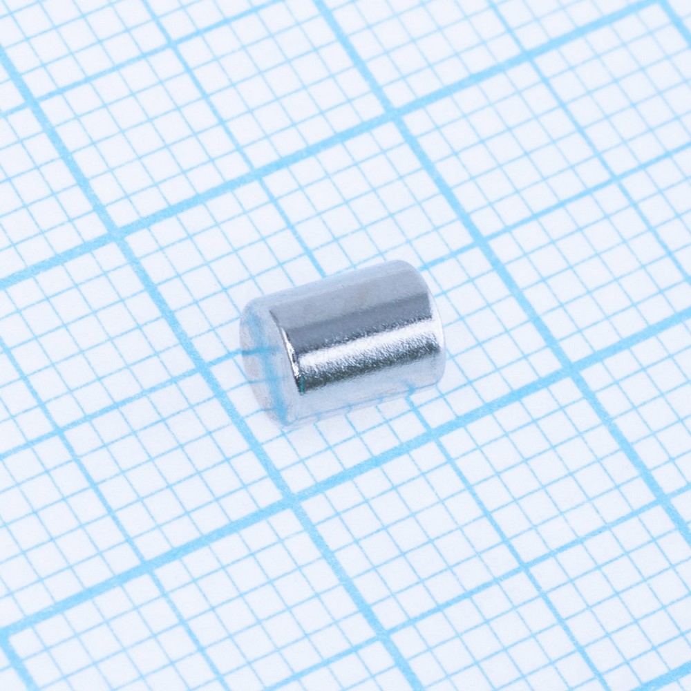 Магніт N38, NdFeB, Ni + Cu + Ni,  Cyl,  D4 x 5mm
