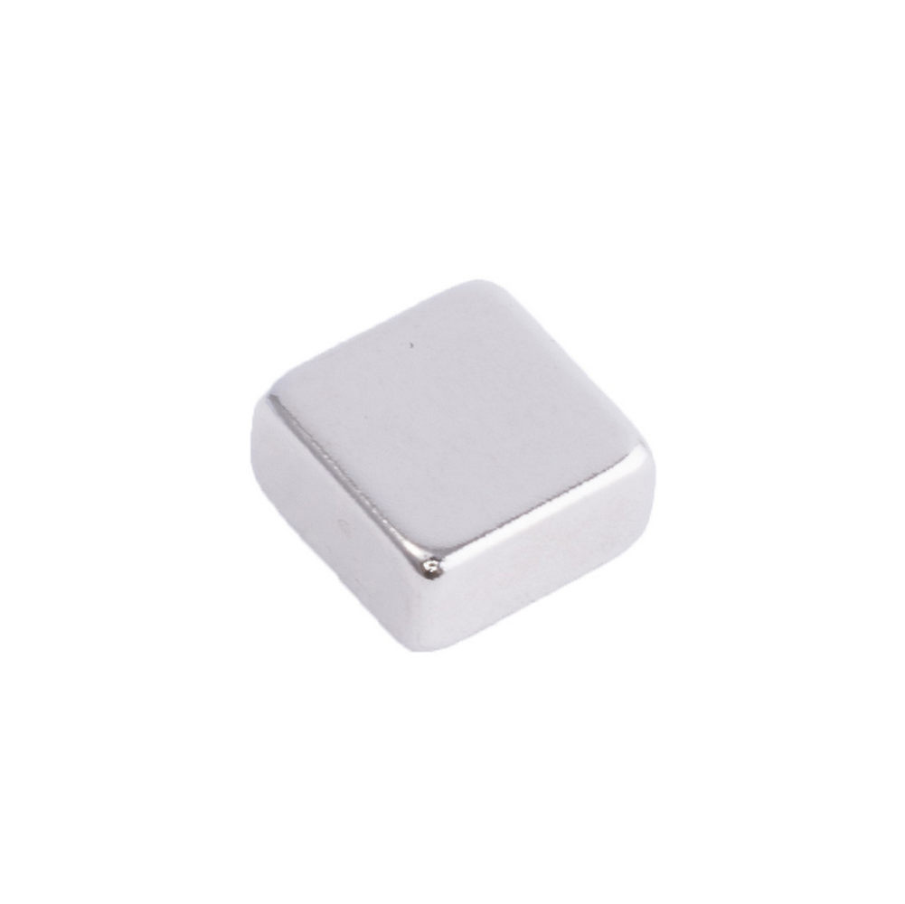 Магніт NdFeB, блок 8 x 8 x 4 mm (N38), Ni + Cu + Ni (нікель) Магніт NdFeB, блок 8 x 8 x 4 mm (N38), Ni + Cu + Ni (нікель)