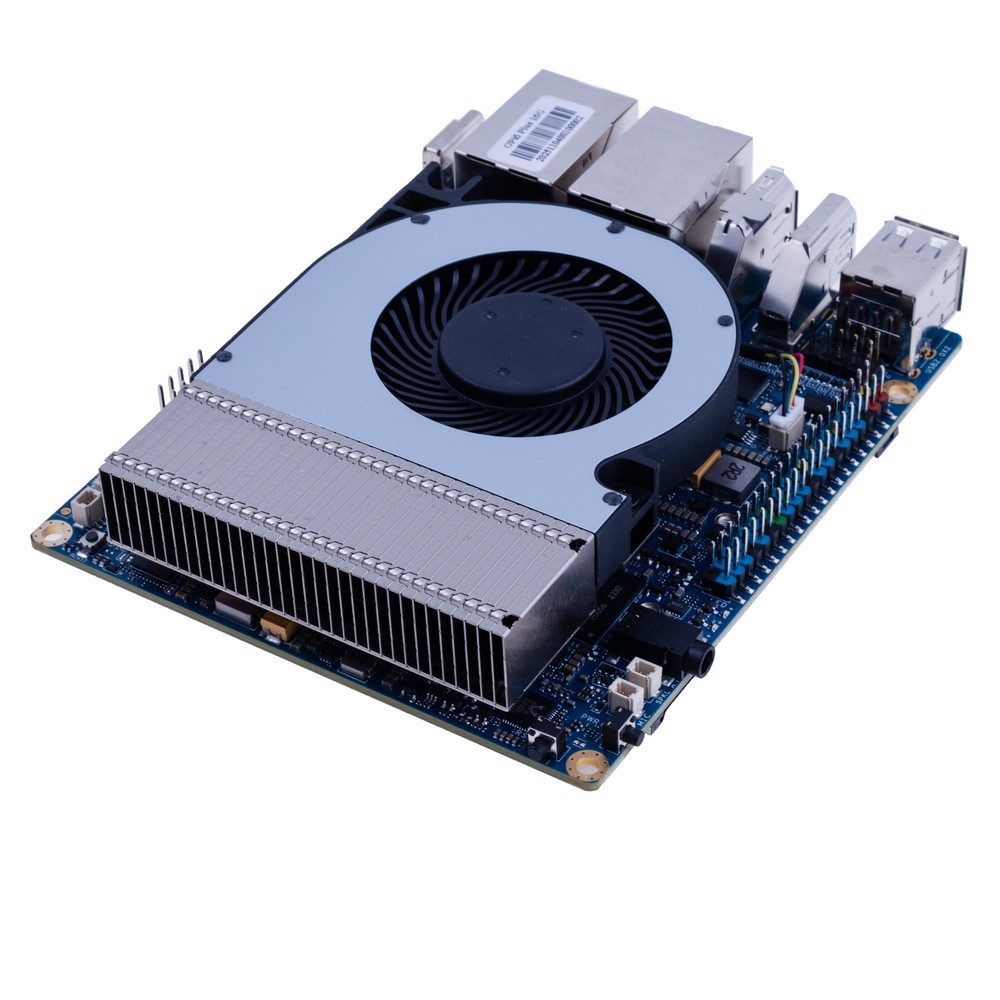 Мікрокомп'ютер Orange Pi 6 Plus 16G з охолодженням