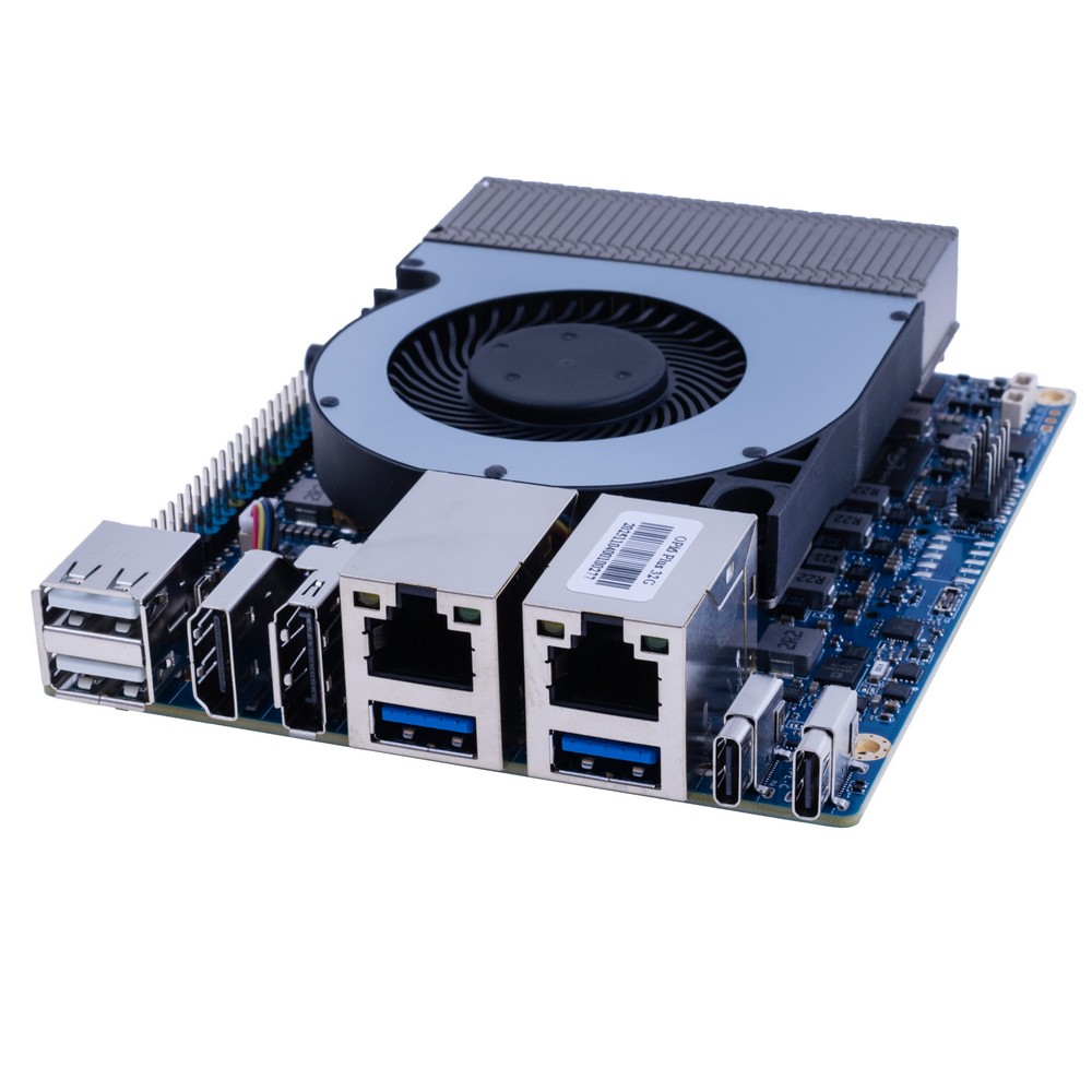 Мікрокомп'ютер Orange Pi 6 Plus 32G з охолодженням