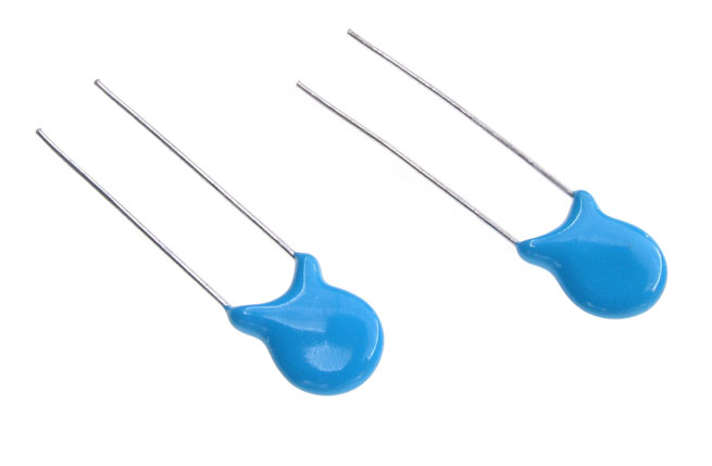 2,2nF 4kV Z5V Z(-20/+80%) D<=7mm (KF3G222Z-L716BD7-Hitano) 2,2nF 4kV Z5V Z(-20/+80%) D<=7mm (KF3G222Z-L716BD7-Hitano)